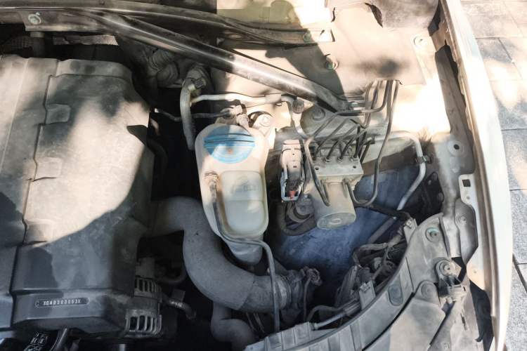 Used Audi Q5 2013 40 TFSI Technology Edition Engine Bay Left
