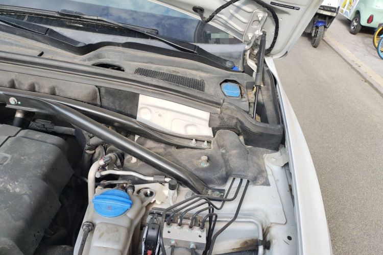 Used Audi Q5 2013 40 TFSI Technology Edition Engine Bay Left