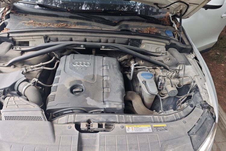 Used Audi Q5 2013 40 TFSI Technology Edition Engine Bay Left