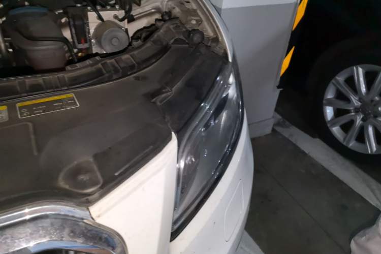 Used Audi Q5 2013 40 TFSI Technology Edition Engine Bay Left