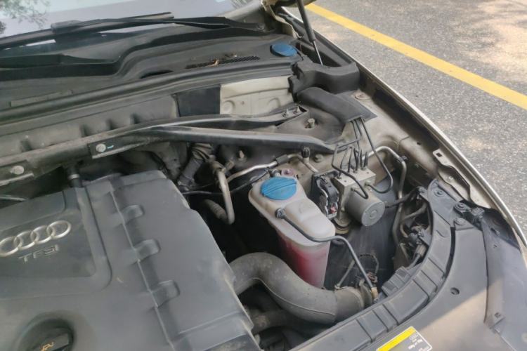 Used Audi Q5 2013 40 TFSI Technology Edition Engine Bay Left