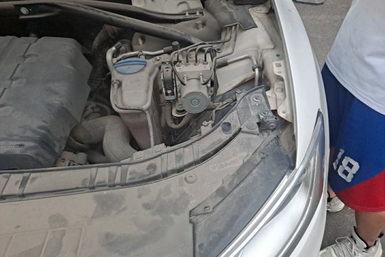 Used Audi Q5 2013 40 TFSI Ambition Engine Bay Left