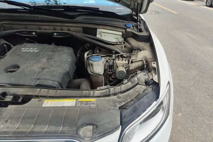 Used Audi Q5 2013 40 TFSI Ambition Engine Bay Left