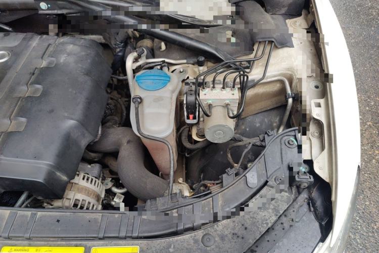Used Audi Q5 2013 40 TFSI Comfort Edition Engine Bay Left