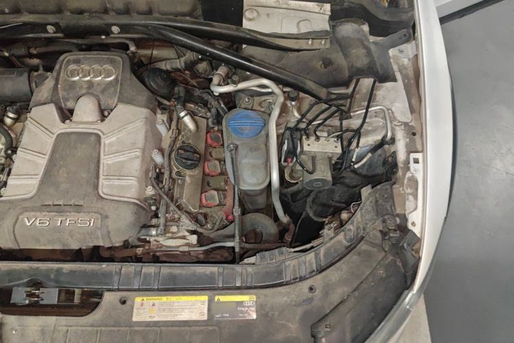 Used Audi Q5 2013 45 TFSI quattro off-road version Engine Bay Left