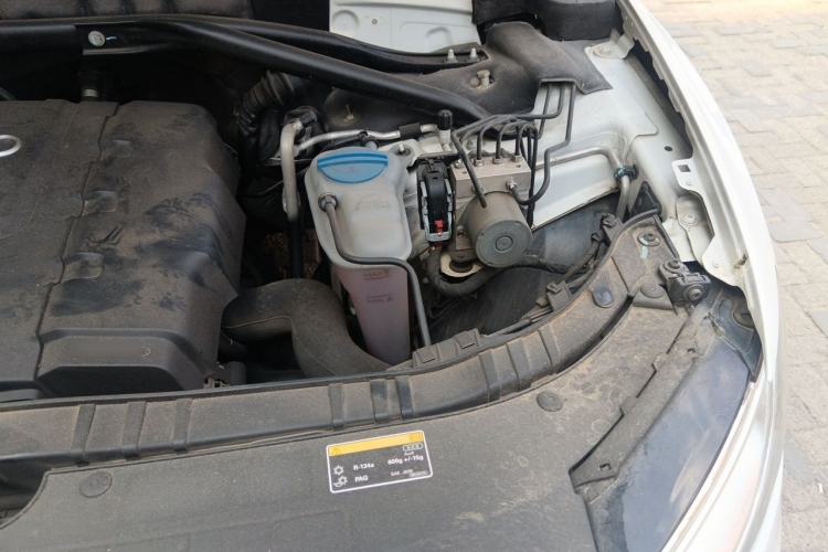 Used Audi Q5 2013 40 TFSI Comfort Edition Engine Bay Left
