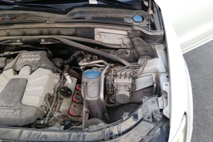 Used Audi Q5 2013 45 TFSI quattro Sport Edition Engine Bay Left