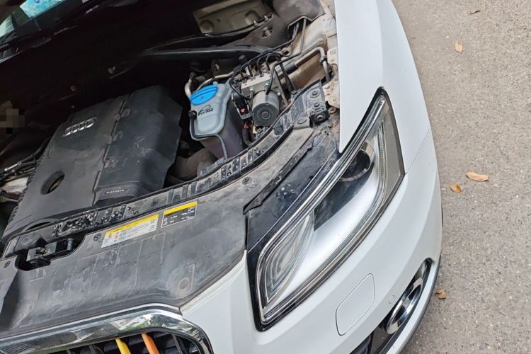 Used Audi Q5 2013 40 TFSI Technology Edition Engine Bay Left