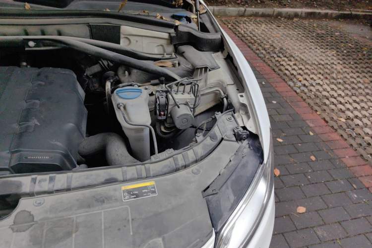 Used Audi Q5 2013 40 TFSI Technology Edition Engine Bay Left