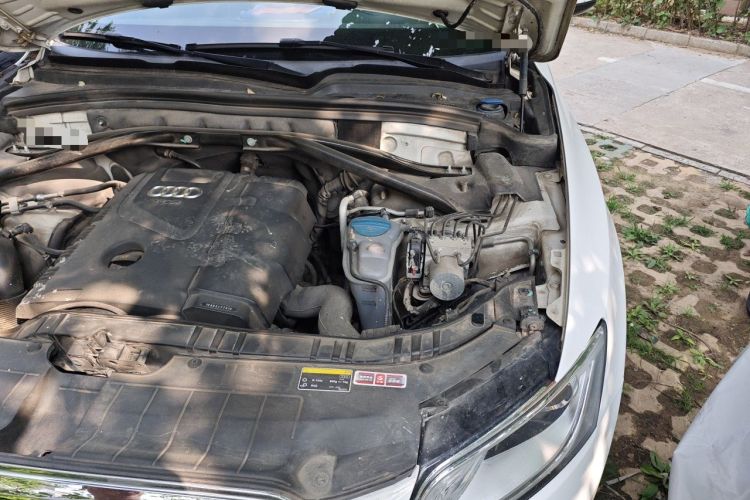 Used Audi Q5 2013 40 TFSI Technology Edition Engine Bay Left