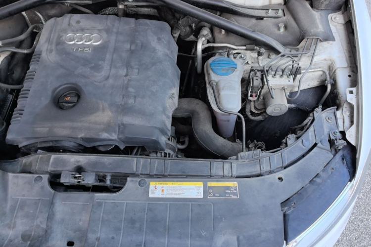 Used Audi Q5 2013 40 TFSI Comfort Edition Engine Bay Left