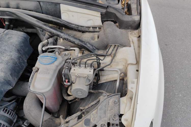 Used Audi Q5 2013 40 TFSI Comfort Edition Engine Bay Left