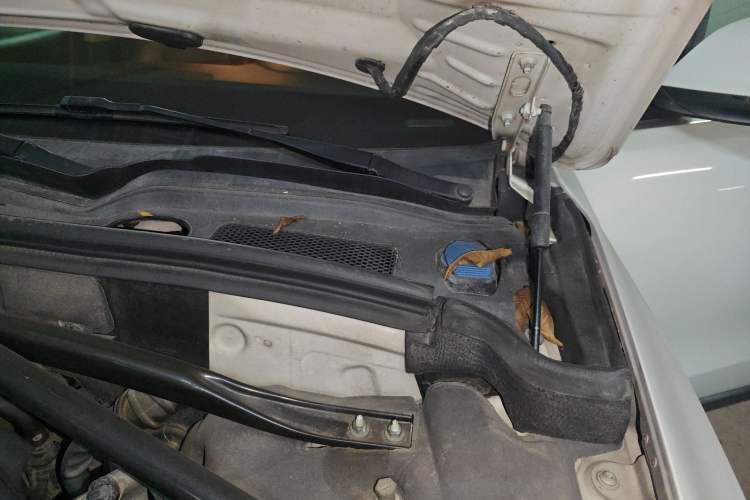 Used Audi Q5 2013 40 TFSI Comfort Edition Engine Bay Left