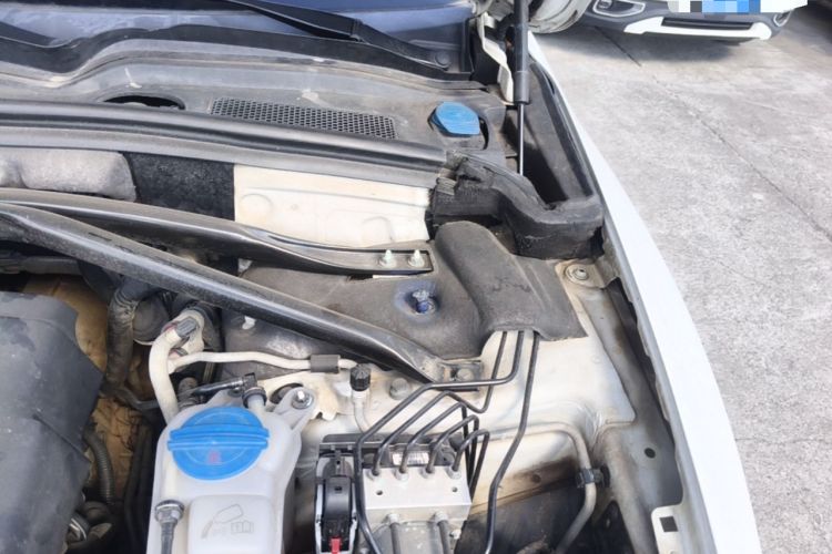 Used Audi Q5 2013 40 TFSI Comfort Edition Engine Bay Left