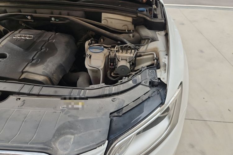 Used Audi Q5 2013 40 TFSI Technology Edition Engine Bay Left