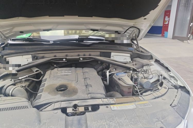 Used Audi Q5 2013 40 TFSI Comfort Edition Engine Bay Left