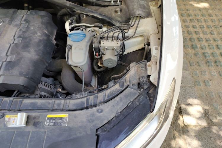 Used Audi Q5 2013 40 TFSI Ambition Engine Bay Left