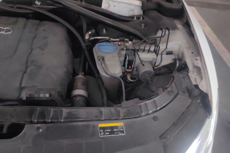 Used Audi Q5 2013 40 TFSI Technology Edition Engine Bay Left