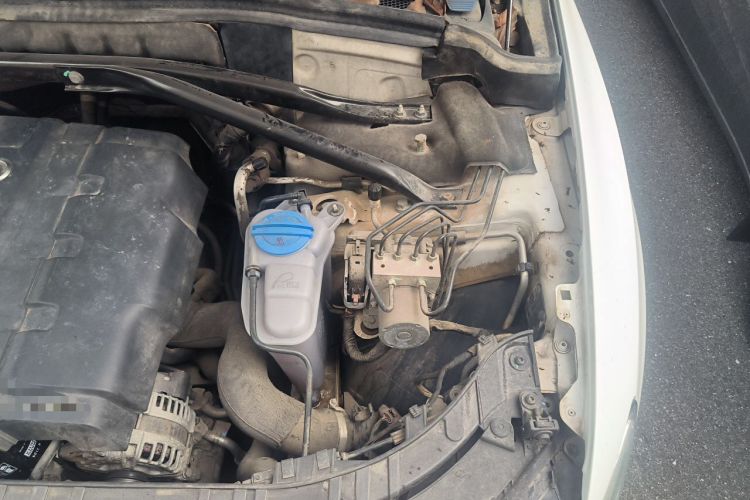 Used Audi Q5 2013 40 TFSI Technology Edition Engine Bay Left