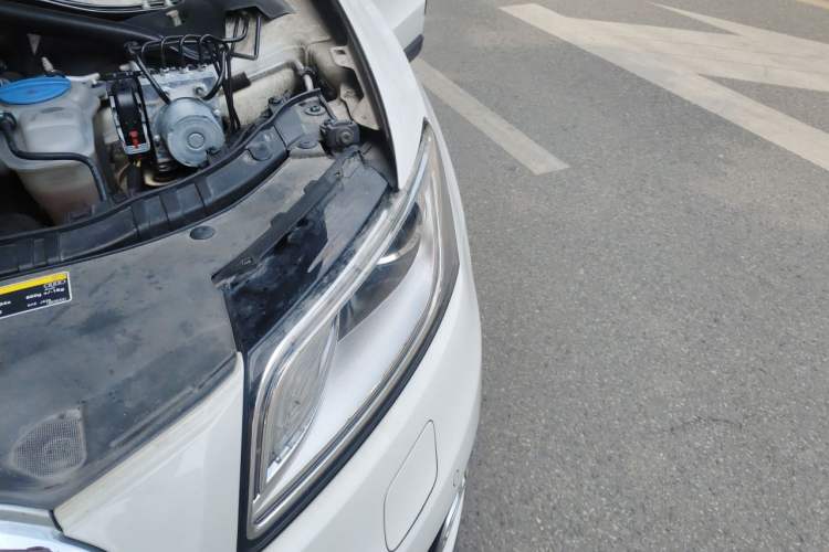 Used Audi Q5 2013 40 TFSI Comfort Edition Engine Bay Left