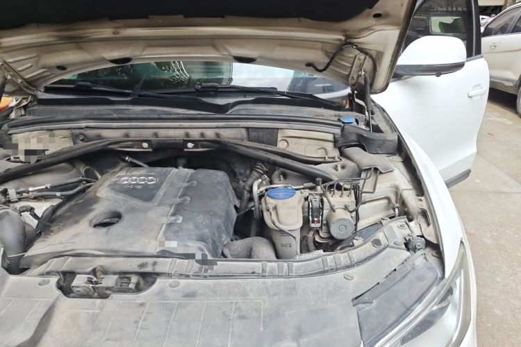 Used Audi Q5 2013 40 TFSI Technology Edition Engine Bay Left