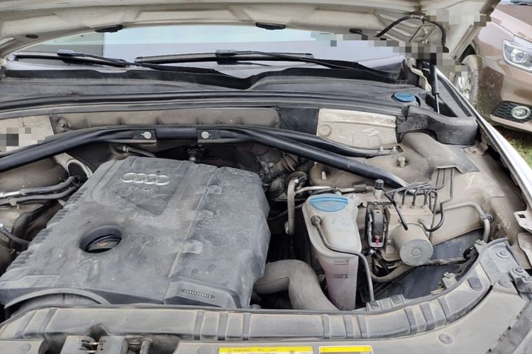 Used Audi Q5 2013 40 TFSI Technology Edition Engine Bay Left