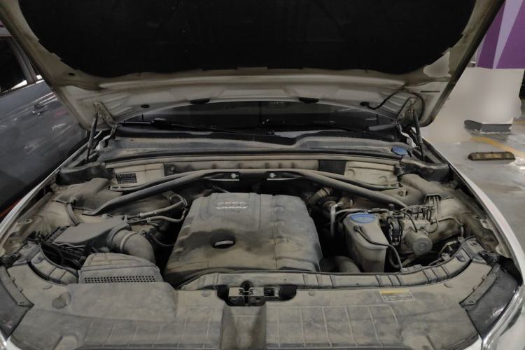 Used Audi Q5 2013 40 TFSI Comfort Edition Engine Bay