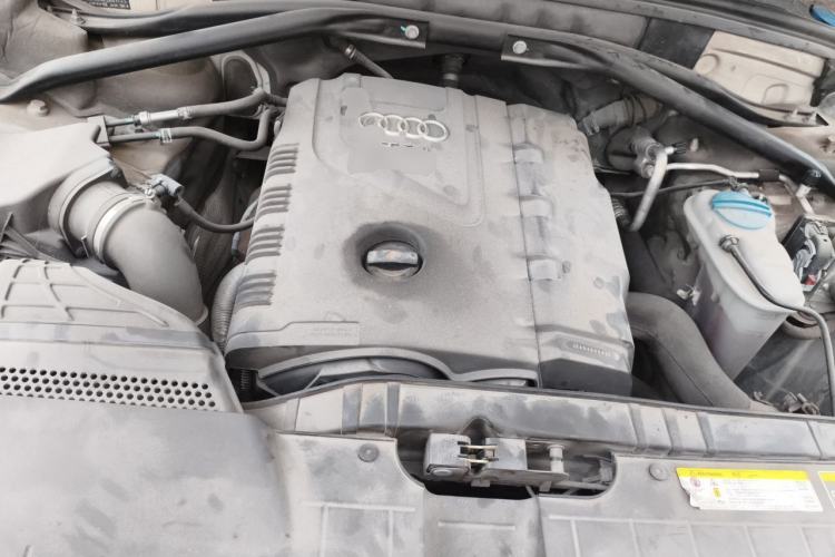 Used Audi Q5 2013 40 TFSI Technology Edition Engine Bay