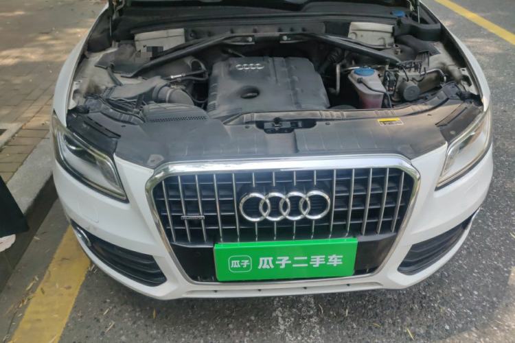 Used Audi Q5 2013 40 TFSI Technology Edition Engine Bay