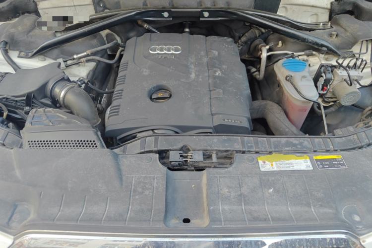 Used Audi Q5 2013 40 TFSI Comfort Edition Engine Bay