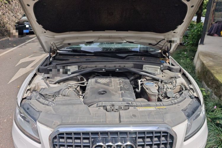 Used Audi Q5 2013 40 TFSI Comfort Edition Engine Bay