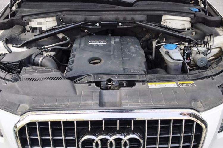Used Audi Q5 2013 40 TFSI Ambition Engine Bay