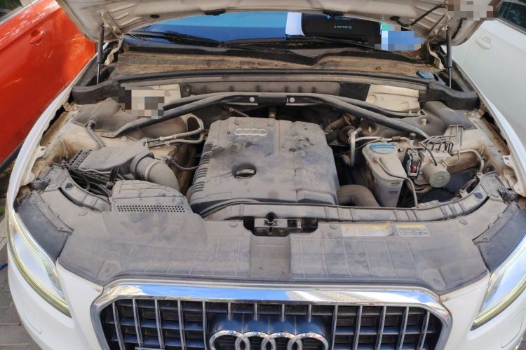 Used Audi Q5 2013 40 TFSI Technology Edition Engine Bay