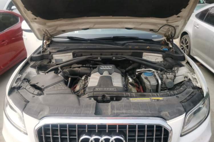 Used Audi Q5 2013 45 TFSI quattro Sport Edition Engine Bay