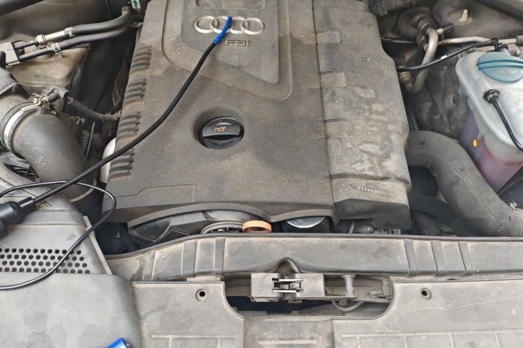 Used Audi Q5 2013 40 TFSI Ambition Engine Bay