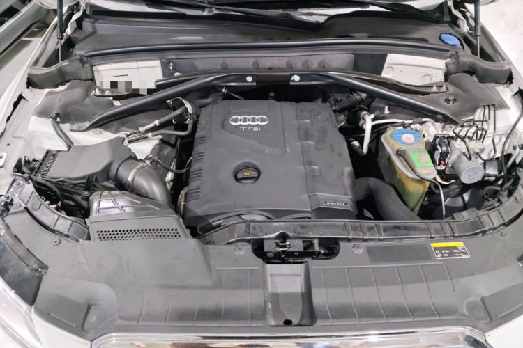 Used Audi Q5 2013 40 TFSI Technology Edition Engine Bay