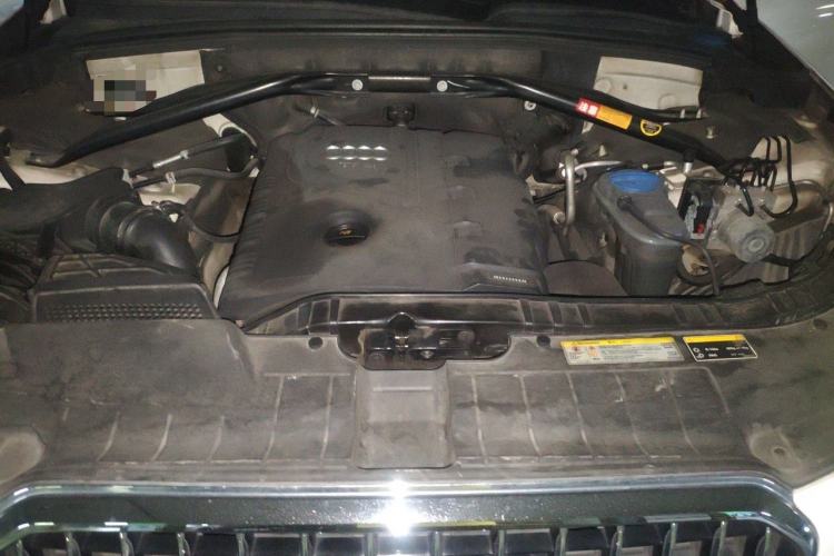 Used Audi Q5 2013 40 TFSI Technology Edition Engine Bay
