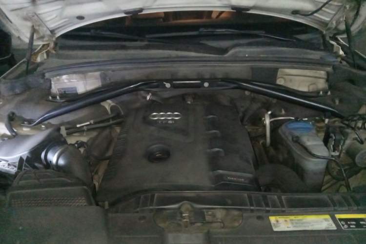 Used Audi Q5 2013 40 TFSI Technology Edition Engine Bay