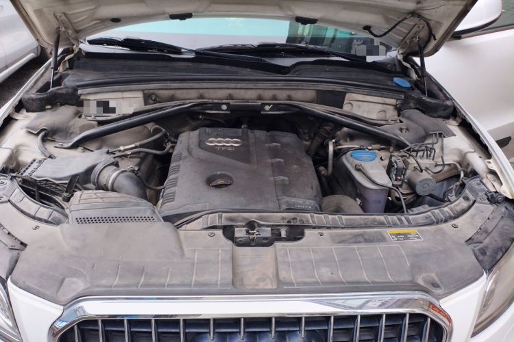 Used Audi Q5 2013 40 TFSI Technology Edition Engine Bay