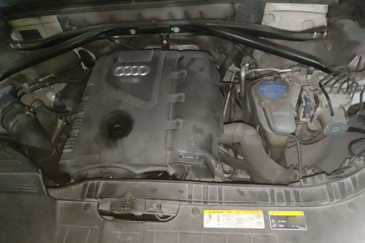 Used Audi Q5 2013 40 TFSI Ambition Engine Bay