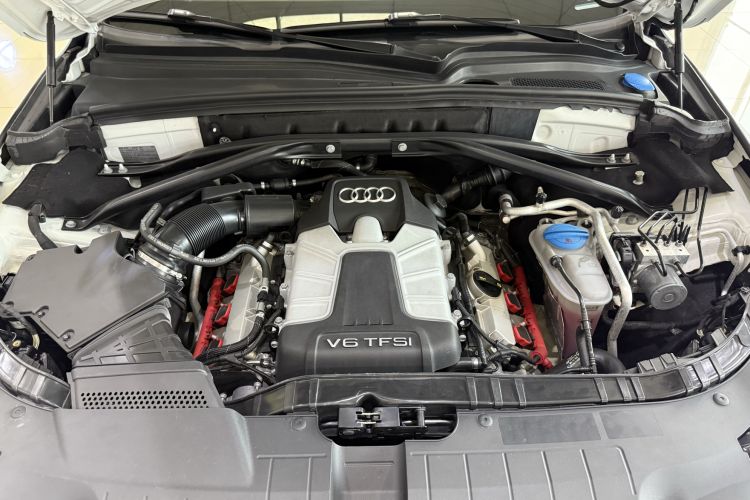 Used Audi Q5 2013 45 TFSI quattro Sport Edition Engine Bay