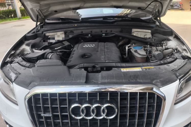 Used Audi Q5 2013 40 TFSI Comfort Edition Engine Bay