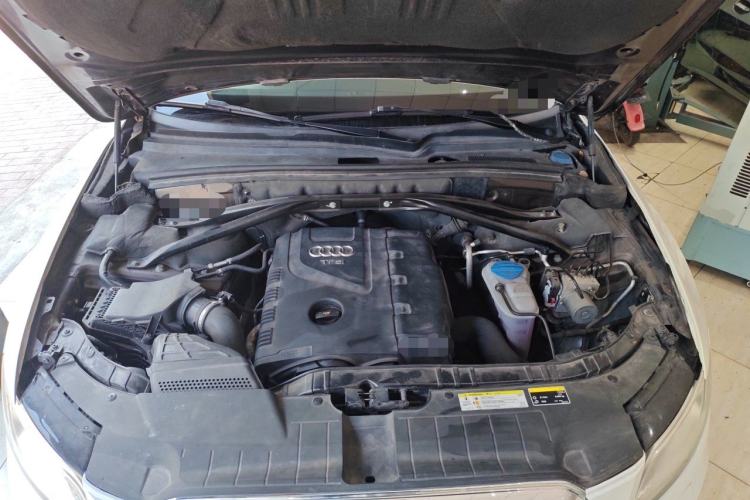 Used Audi Q5 2013 40 TFSI Comfort Edition Engine Bay