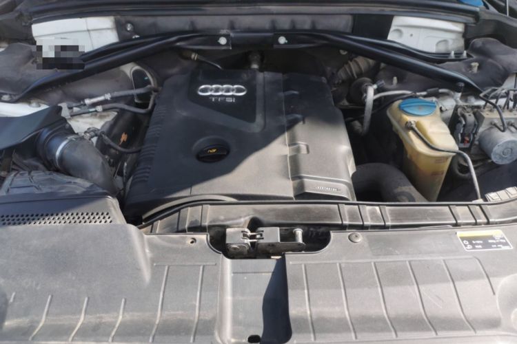 Used Audi Q5 2013 40 TFSI Ambition Engine Bay