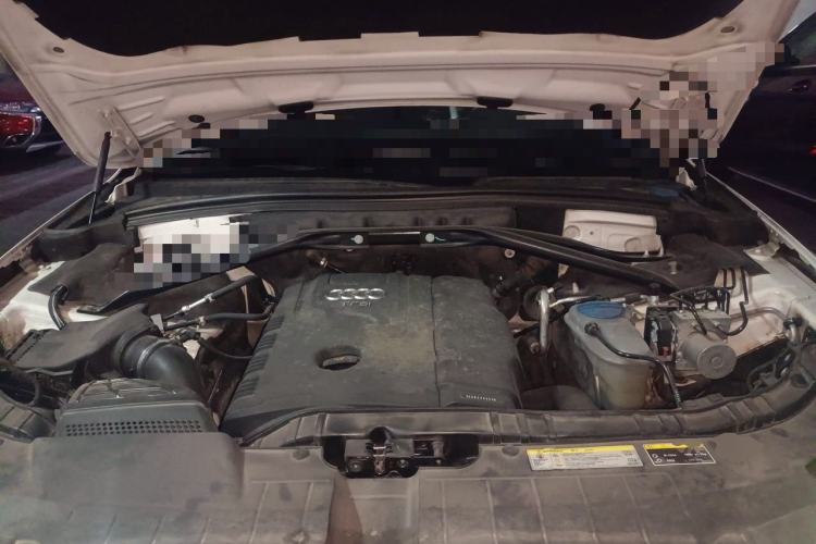 Used Audi Q5 2013 40 TFSI Technology Edition Engine Bay