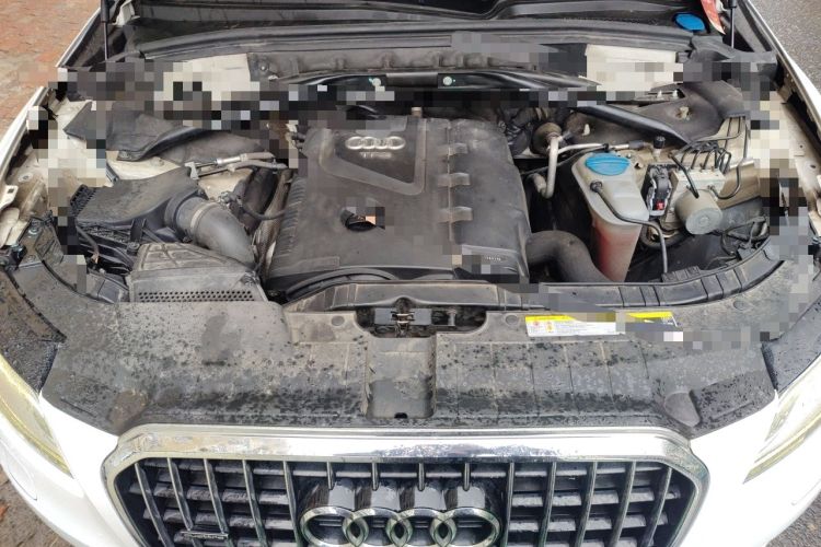 Used Audi Q5 2013 40 TFSI Comfort Edition Engine Bay