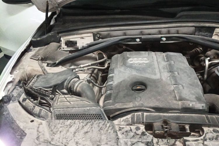 Used Audi Q5 2013 40 TFSI Ambition Engine Bay Right
