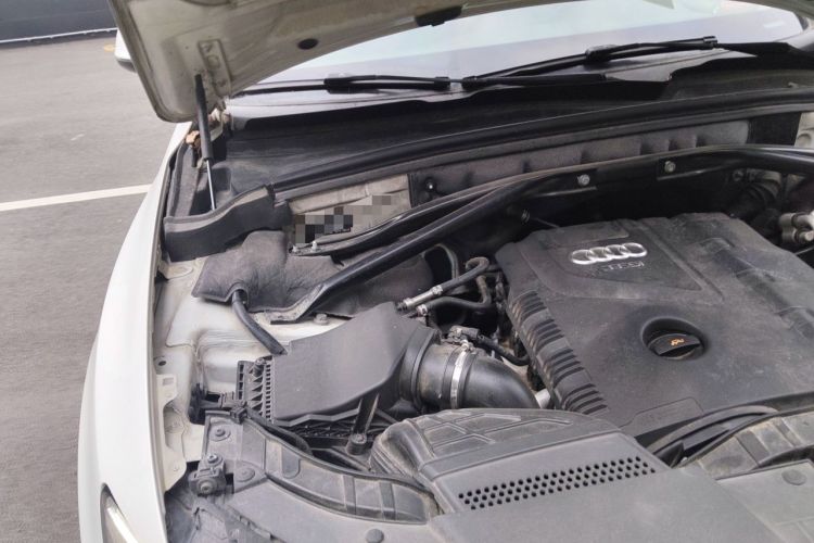 Used Audi Q5 2013 40 TFSI Comfort Edition Engine Bay Right