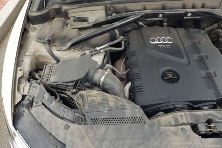 Used Audi Q5 2013 40 TFSI Comfort Edition Engine Bay Right