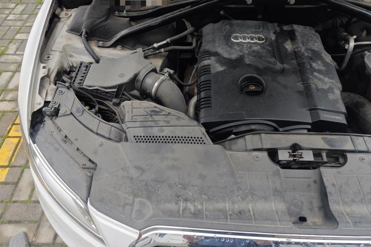 Used Audi Q5 2013 40 TFSI Comfort Edition Engine Bay Right